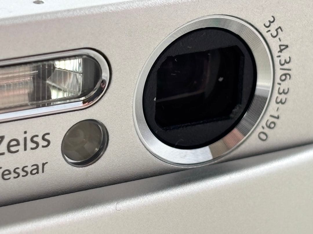 【SONY】Cyber-shot DSC-T30 デジカメ シルバー　コンデジ