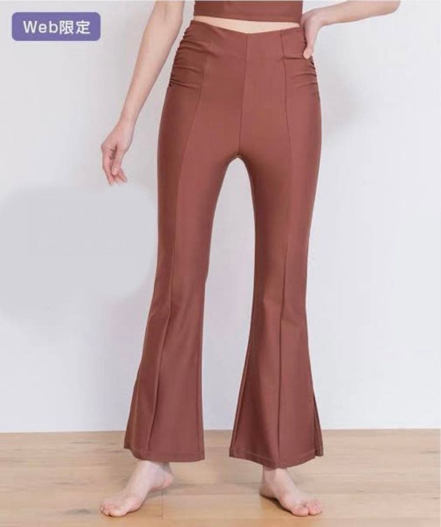 新品タグ付　【SUKALA】 スリットフィットレギンス Ｌサイズ