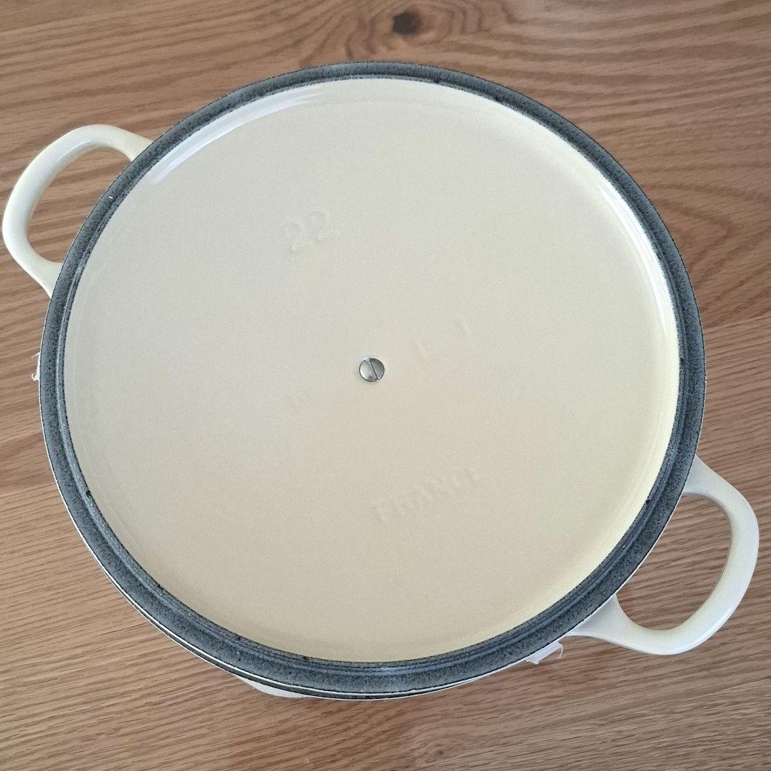 【美品】LE CREUSET ル・クルーゼ ココット・ロンド 22cm デューン