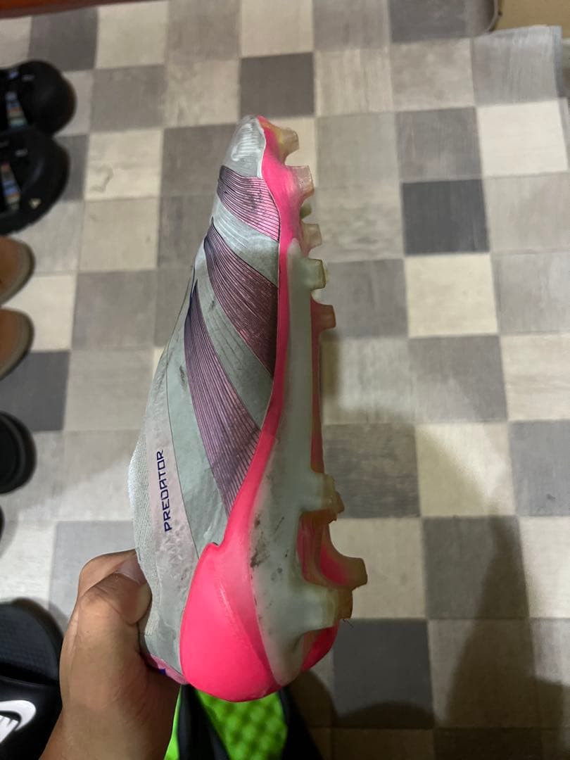 アディダスサッカースパイク3つ 袋 レガース シューズケース セット