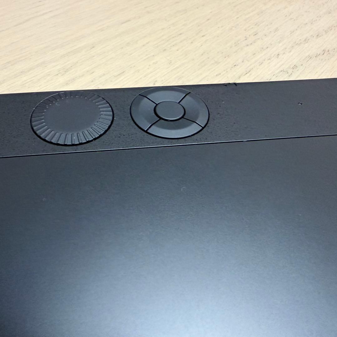 液タブ・ペンタブ Wacom Intuos Pro Medium PTK670K0C