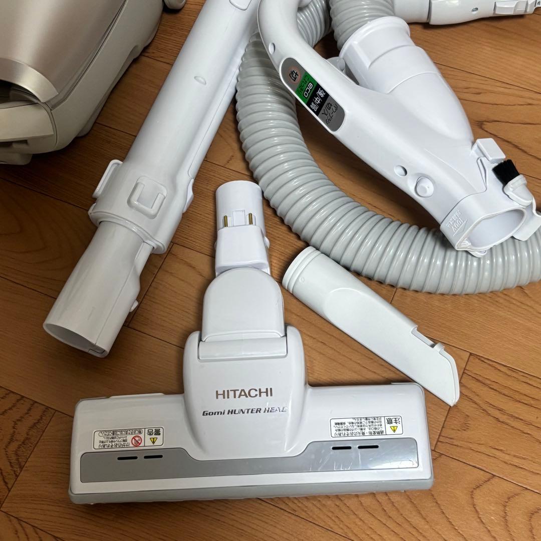 【美品】2023年日本製掃除機　日立CV-KP90K 紙パック掃除機