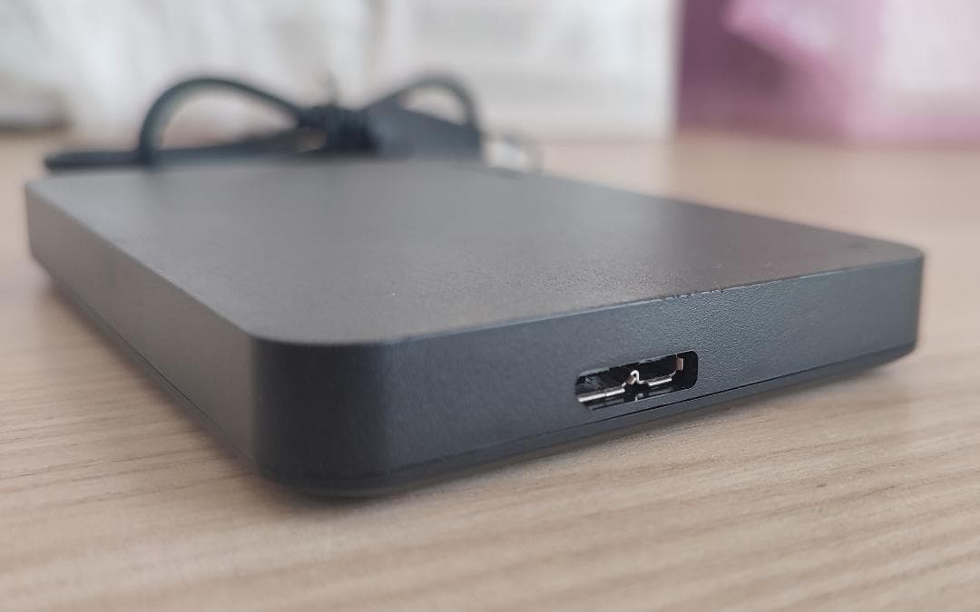 東芝 ポータブルハードディスク Canvio 1TB