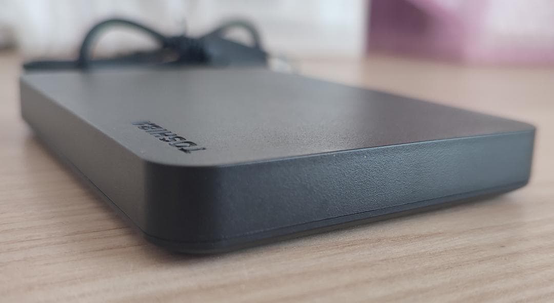 東芝 ポータブルハードディスク Canvio 1TB