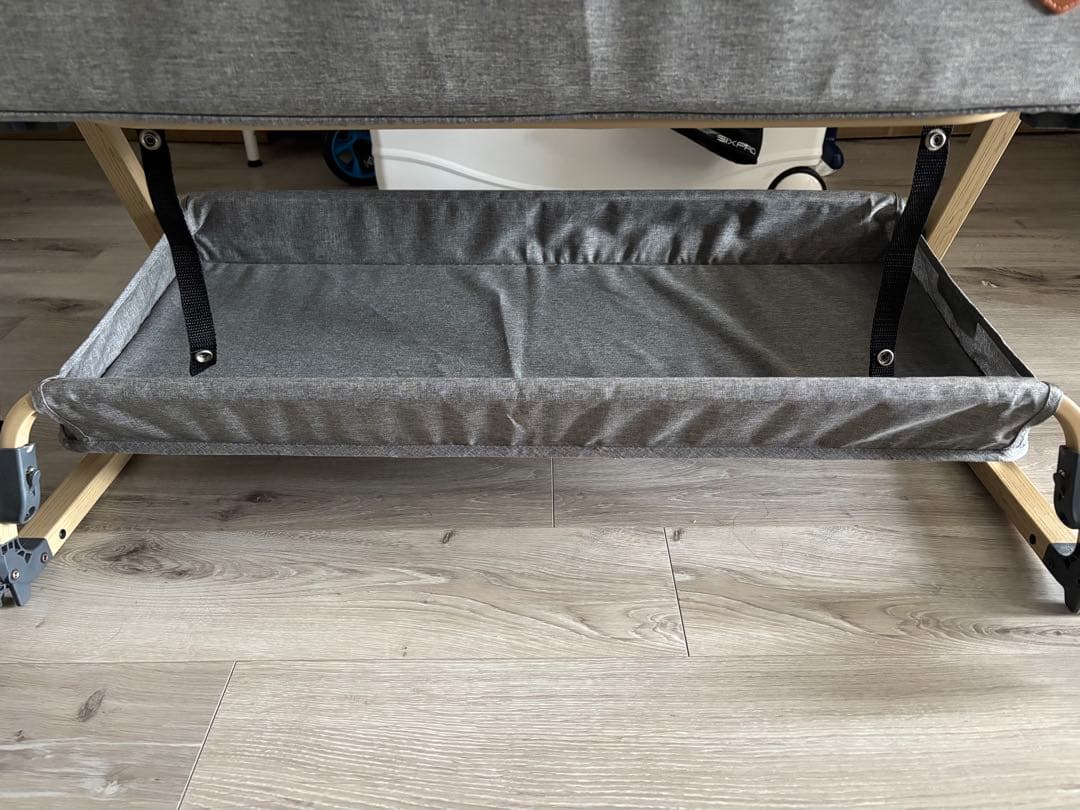 Sugar Red  HZDMJ ベビーベッド ライトグレー