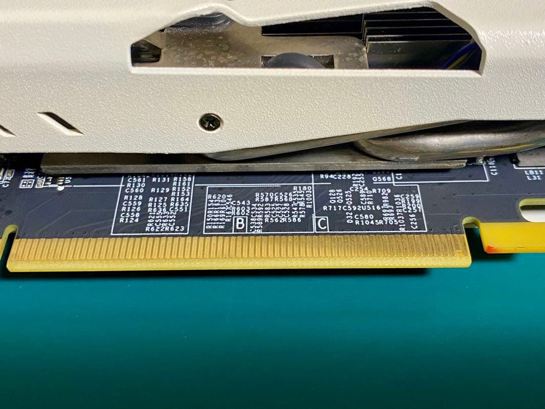 GTX1070Ti EX-SNPR White /グラボ