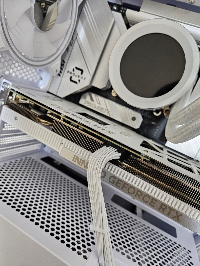 グラフィックボード・グラボ・ビデオカード INNO3D GeForce RTX 4070 Super 12GB