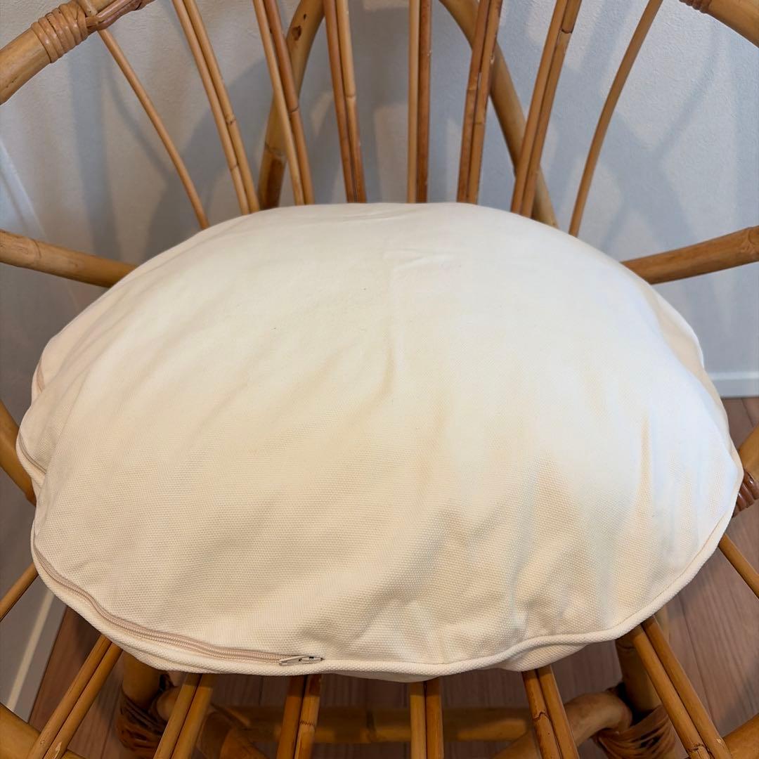 ウニコ　カージュ　 ラタン製オープンチェア 白クッション