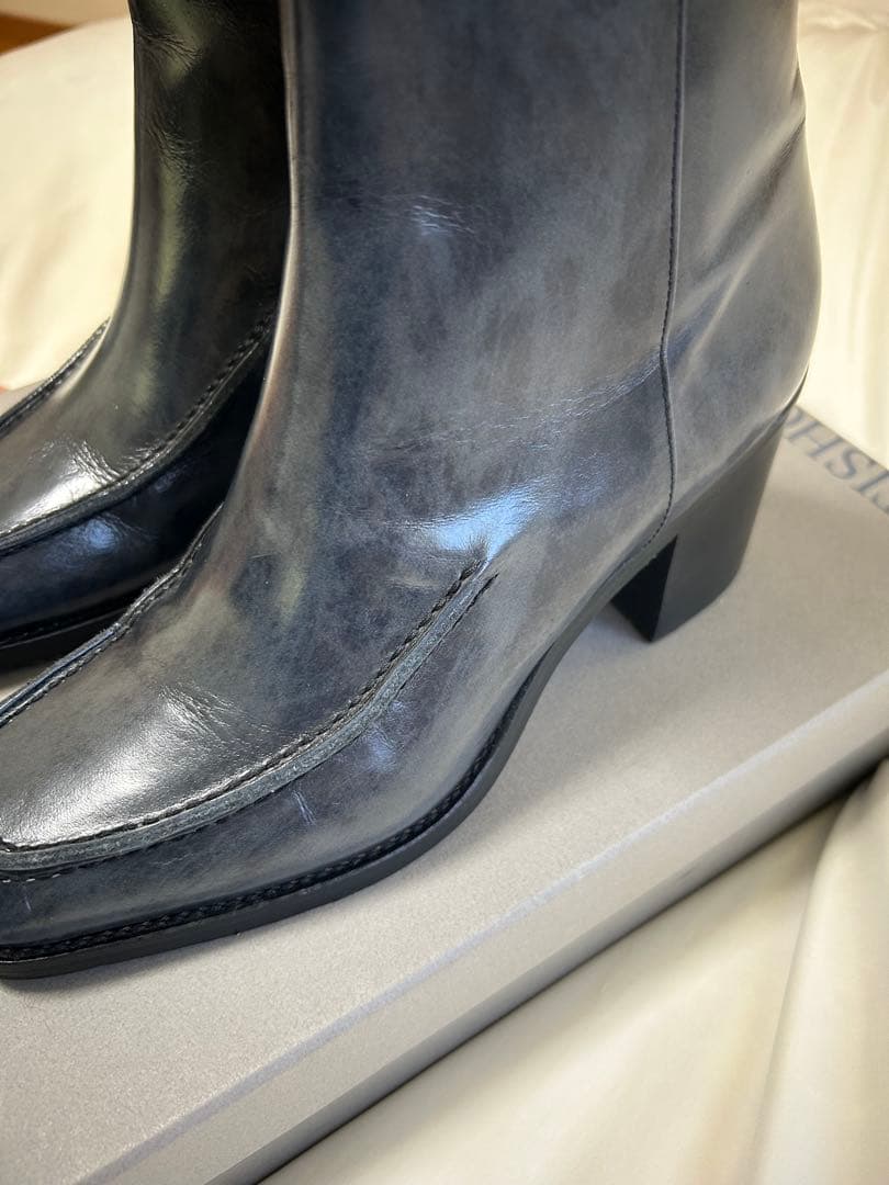 UNTISHOLD 本革 ショートブーツ