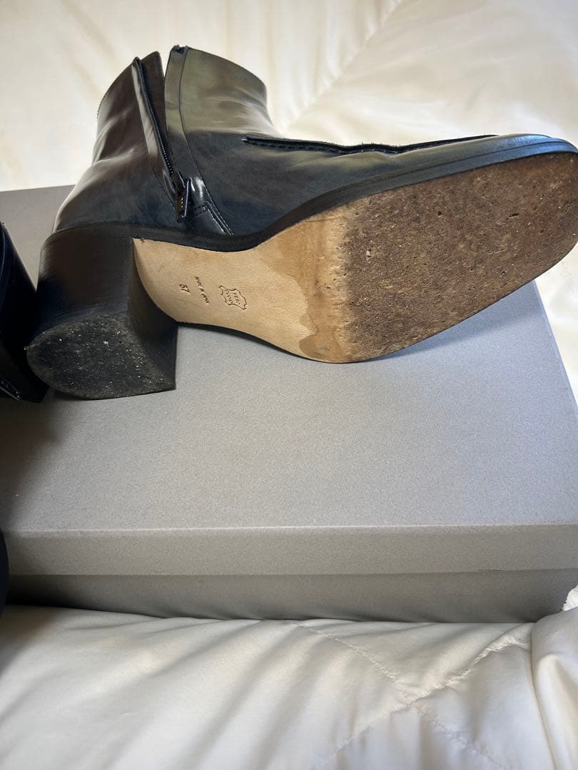 UNTISHOLD 本革 ショートブーツ