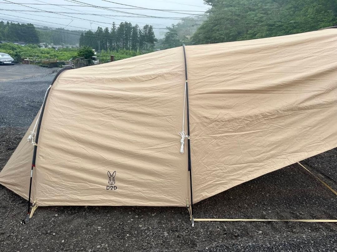 ベージュ タン　ドーム型 キャンプテント カマボコテントスラッシュ
