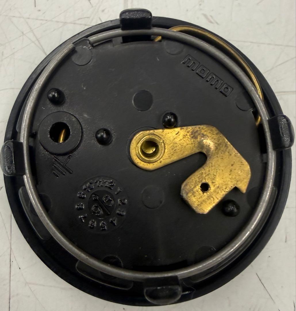 MOMO ステアリング　ホーンボタン付　TYP V35