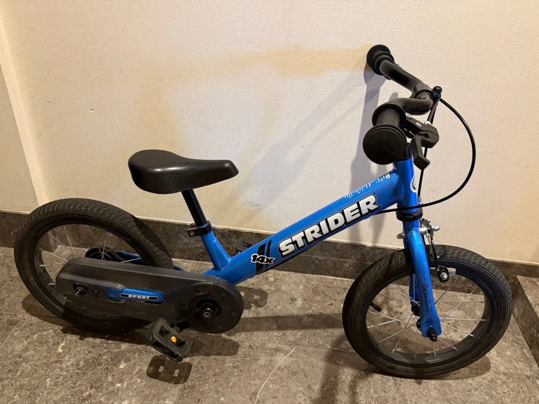 か*の様 STRIDER ストライダー 14X キッズバイク　ブルー