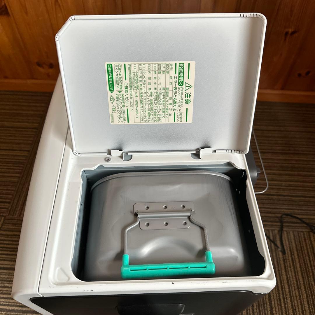 なみちゃん様　石油ファンヒーター FW-5722GR-W 　ブラック&ホワイト