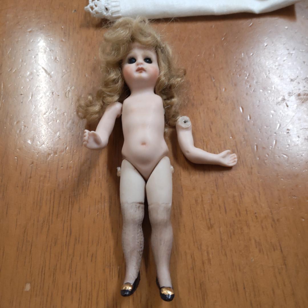 ミニョネット　アンティークドールリプロ　人形