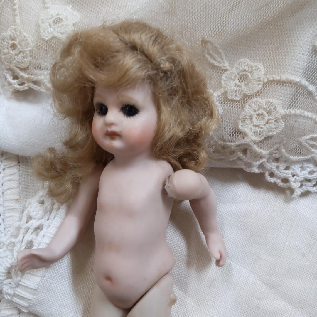 ミニョネット　アンティークドールリプロ　人形