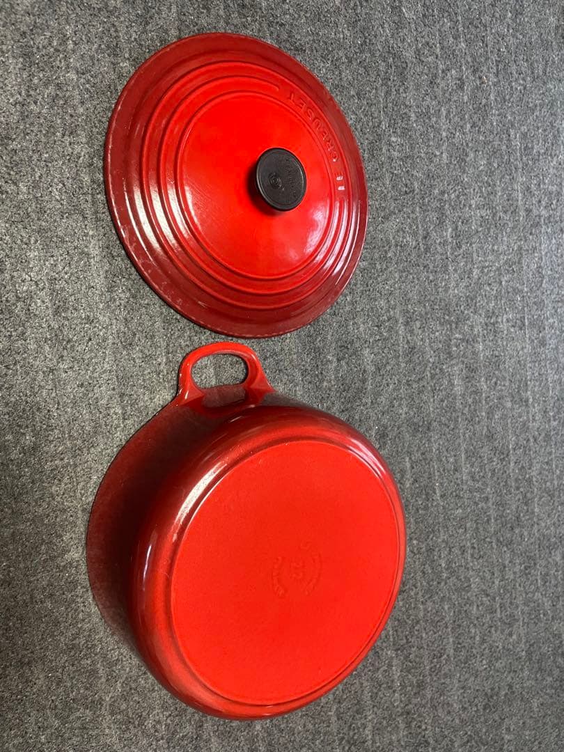 ル・クルーゼLE CREUSET ココットロンド 赤22cmルクルーゼ