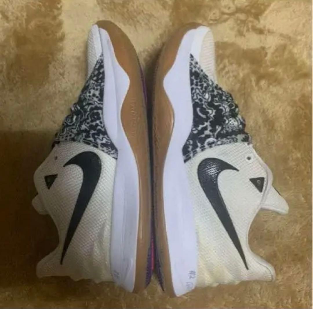 Nike Kyrie 1 Lowバスケットシューズ