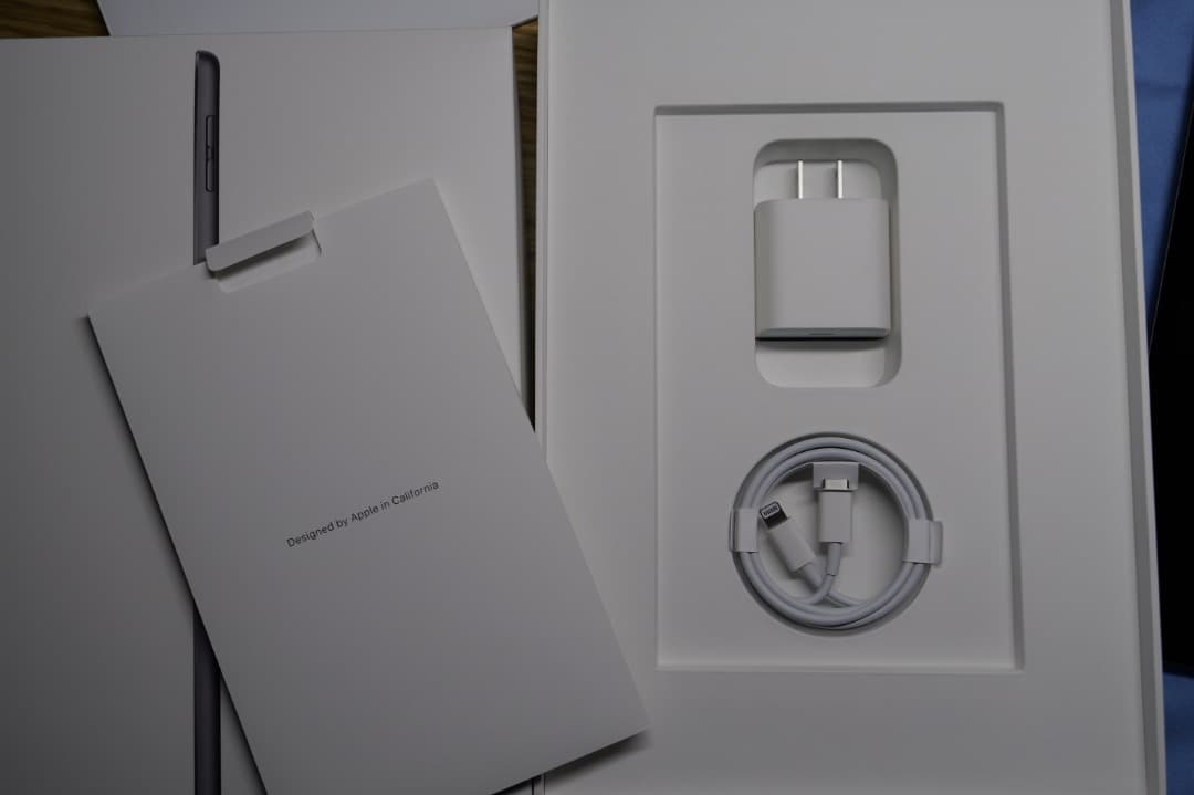 Apple iPad 64GB Wi-Fi スペースグレイ （第9世代）