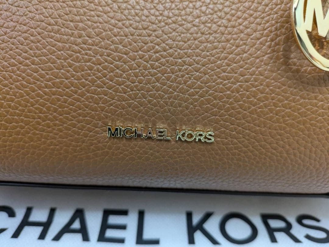 【新品未使用】マイケルコース THOMPSON ぺブルレザー ミディアム