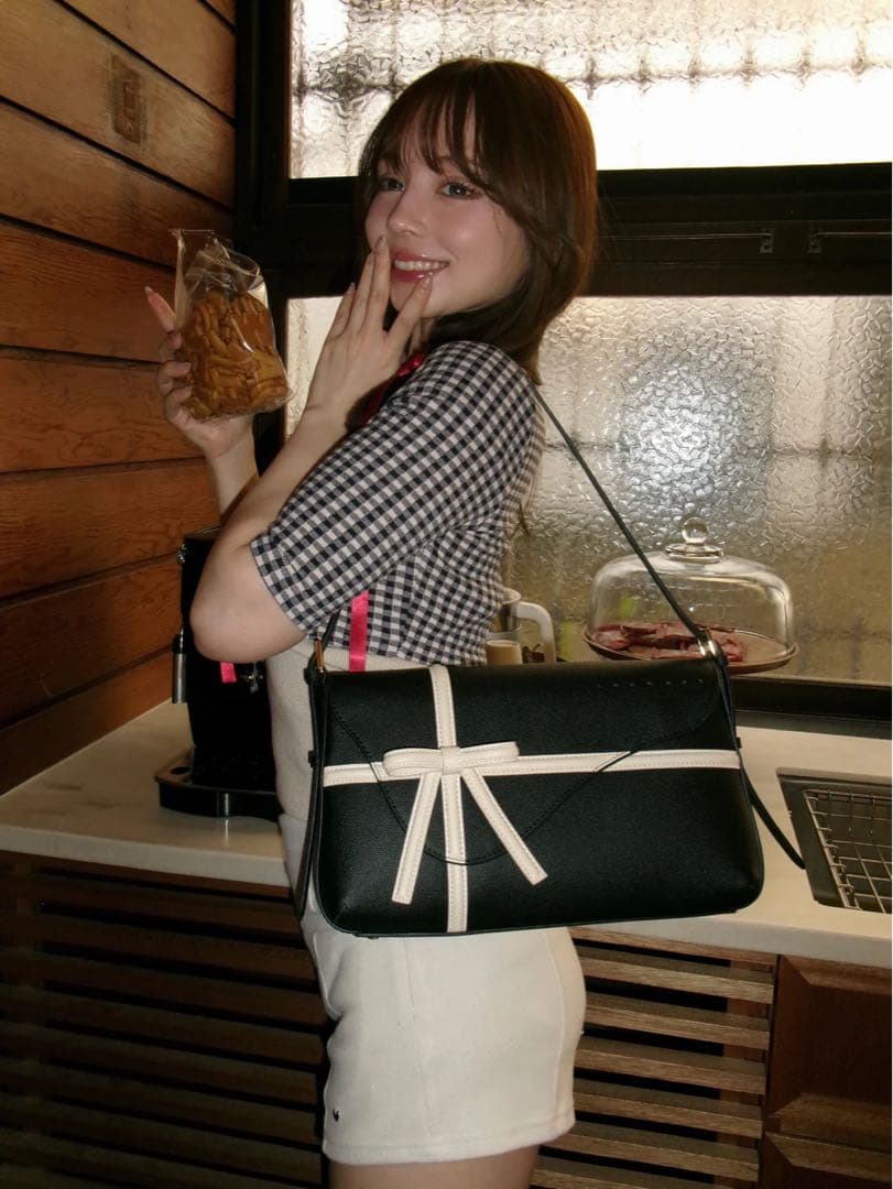 バッグ Valentine ribbon leather bag andmary