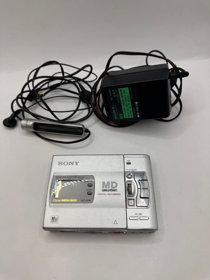 動作品 SONY MZ-R50 シルバー MDレコーダーMD WALKMAN