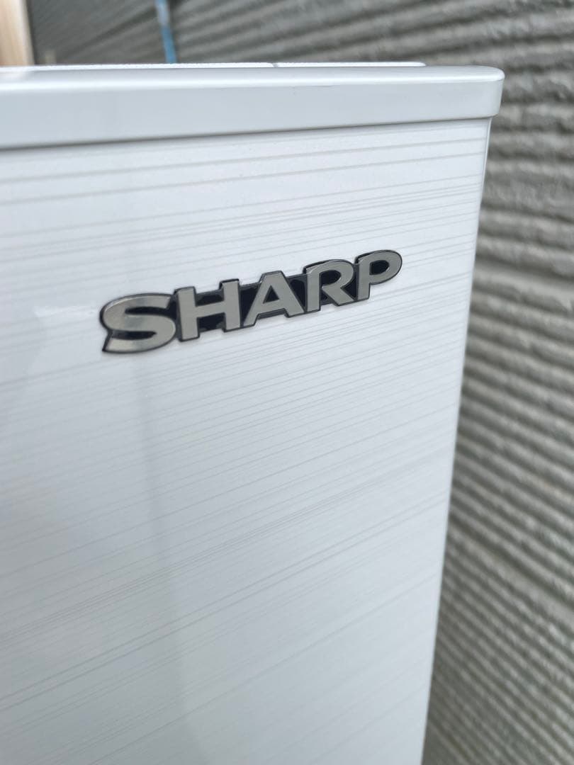 754極美品✨ シャープ 左右付け替え可能2ドア冷蔵庫 おしゃれホワイト 高性能