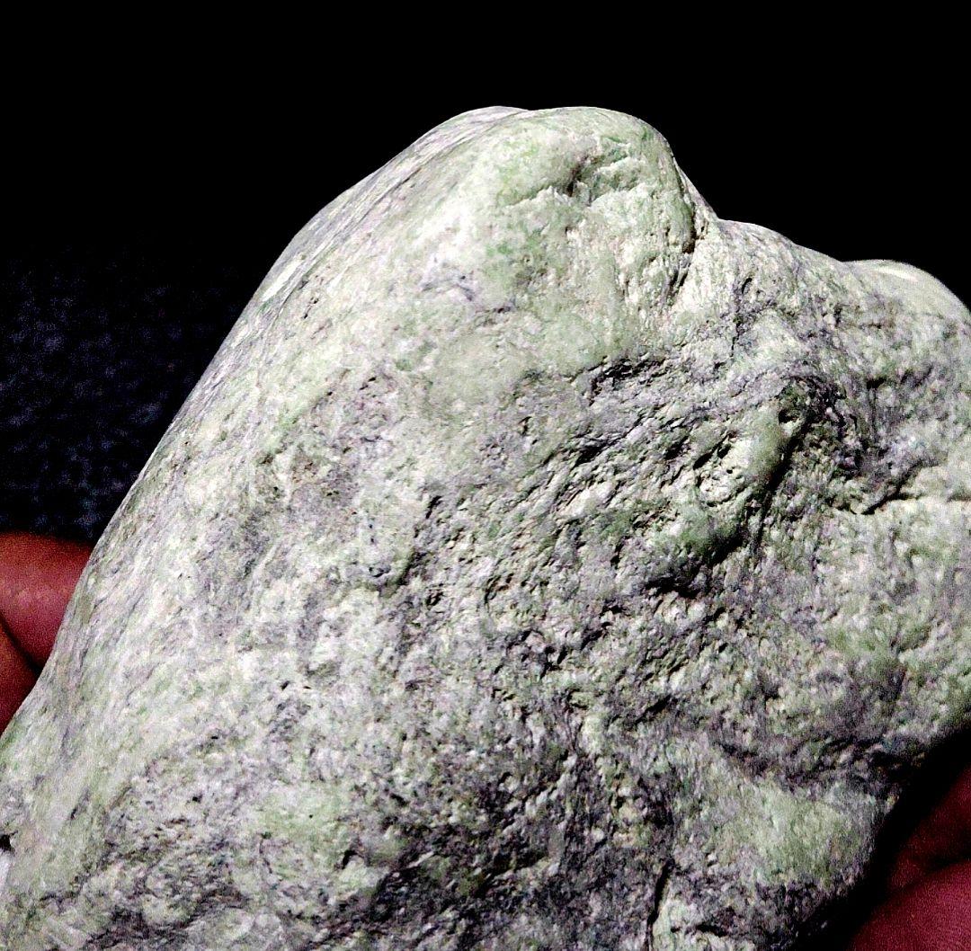 ★翡翠原石★糸魚川硬玉【小滝・川ズレ・カット1.5kg】