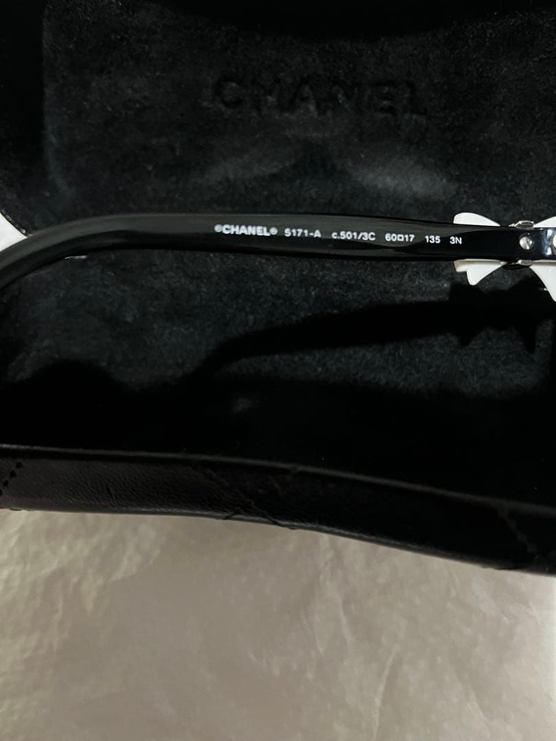 シャネル ブラック サングラス黒　リボン白CHANEL