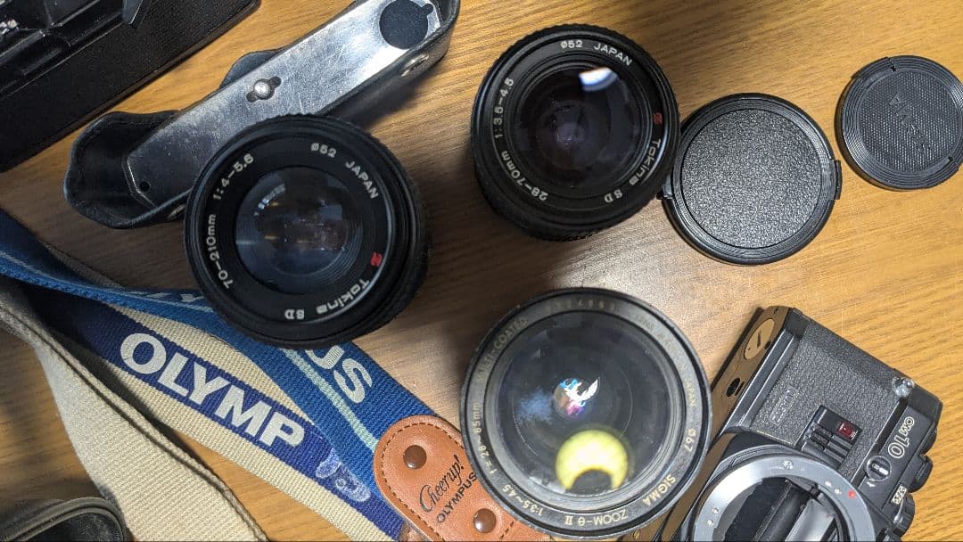 OLYMPUS　OM-1　白黒２台セットで