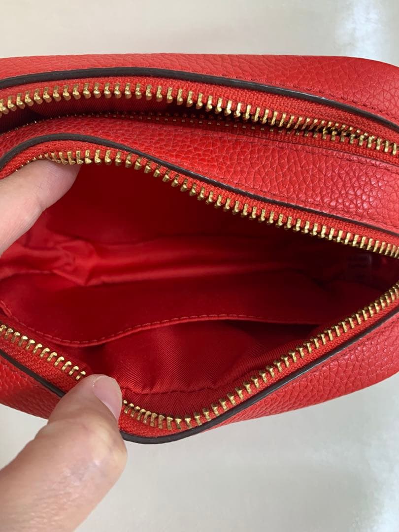 Tory Burch トリーバーチ ペリーボンベ クロスボディバッグ