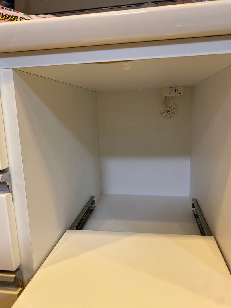 tee ニトリ　ホワイトキッチン収納 中型 アルミフレーム