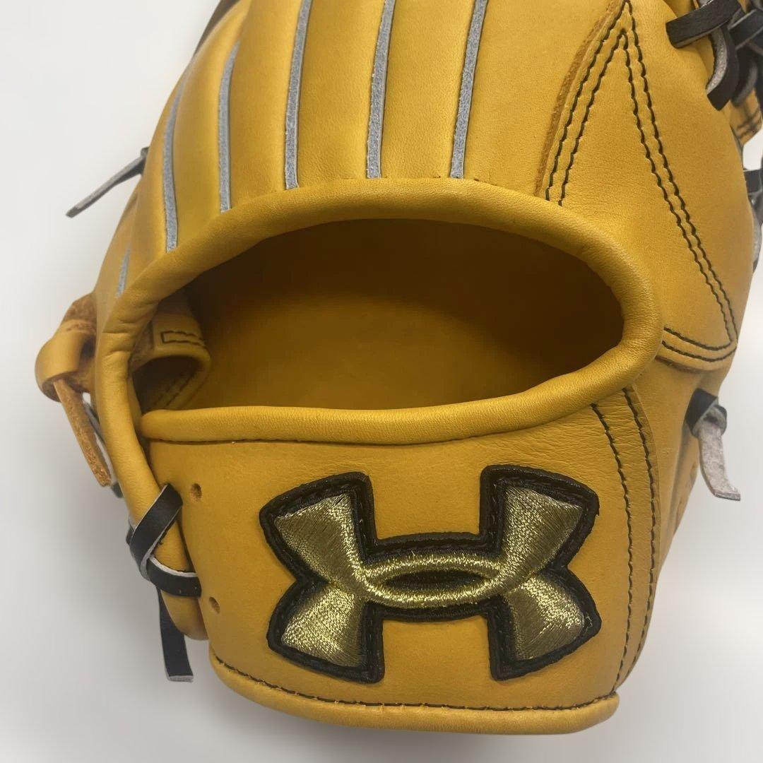 レア Under Armour TWIL イエローグローブ 内野手 袋付き