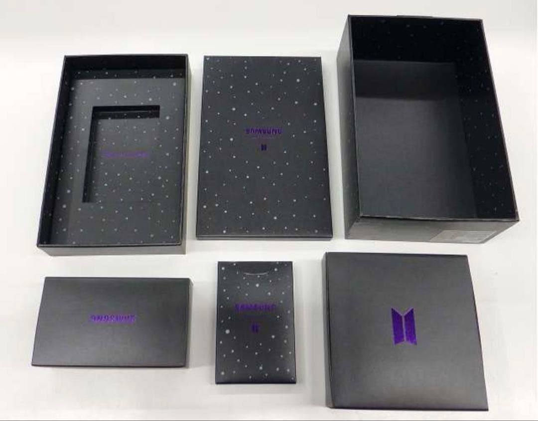 BTSワイヤレスイヤホン　 コラボ カード付き