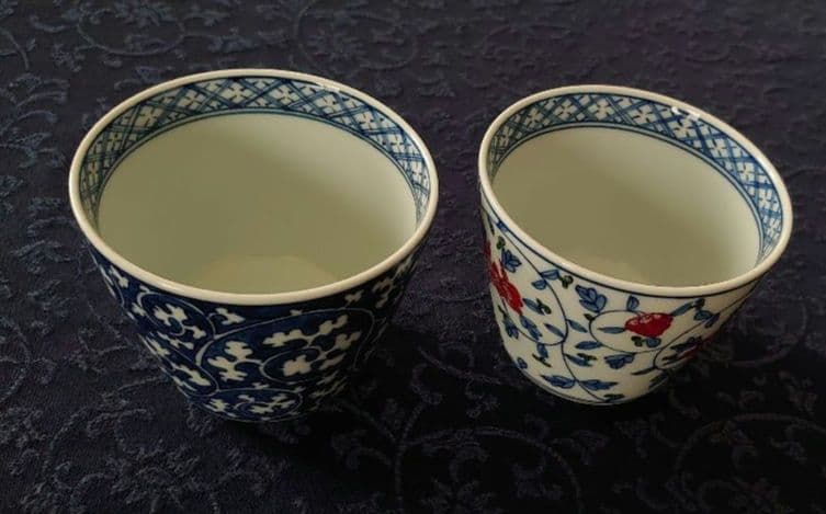 源右衛門窯　染錦牡丹唐草 そば猪口　染付の唐草文様そば猪口　2個　有田焼