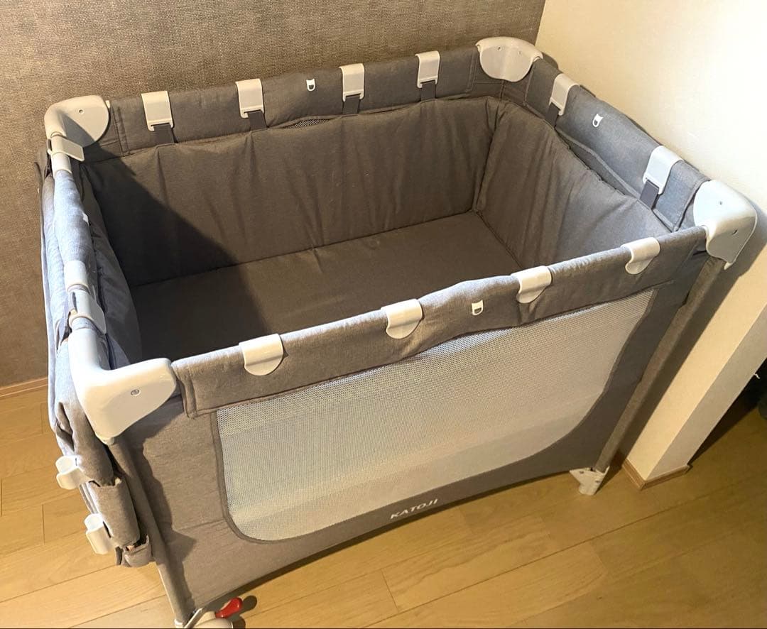 カトージ　KATOJI　ポータブルベビーベッド　オムツ台付