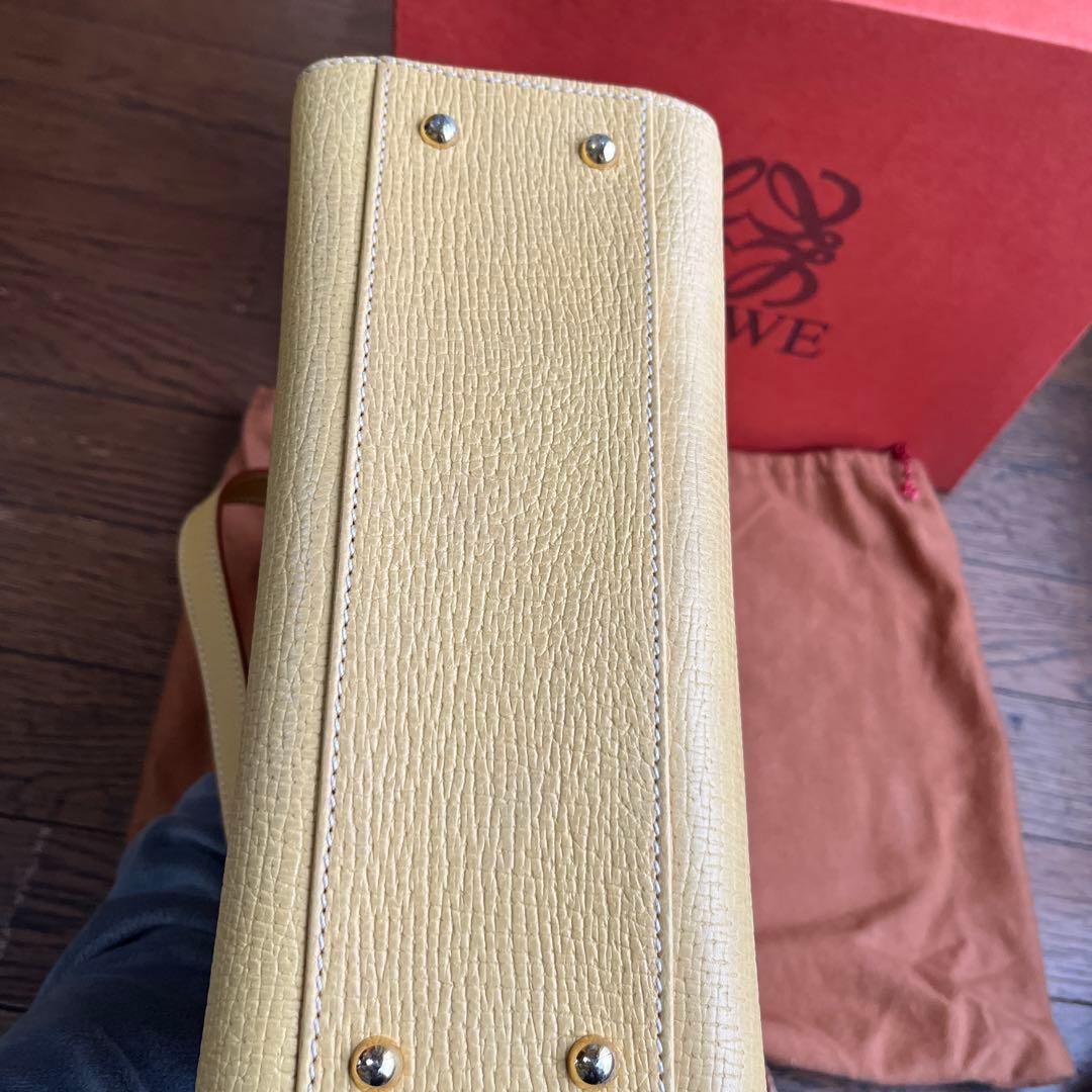 LOEWE イエロー レザー ショルダーバッグ