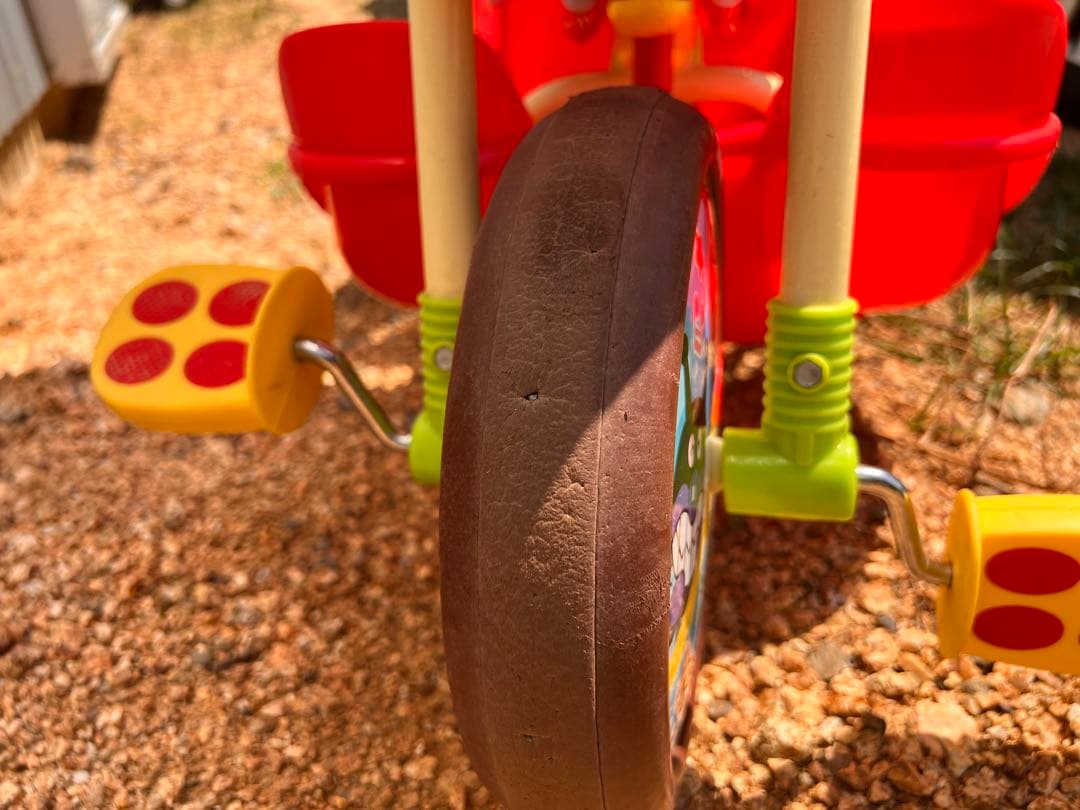 アンパンマン 三輪車 赤