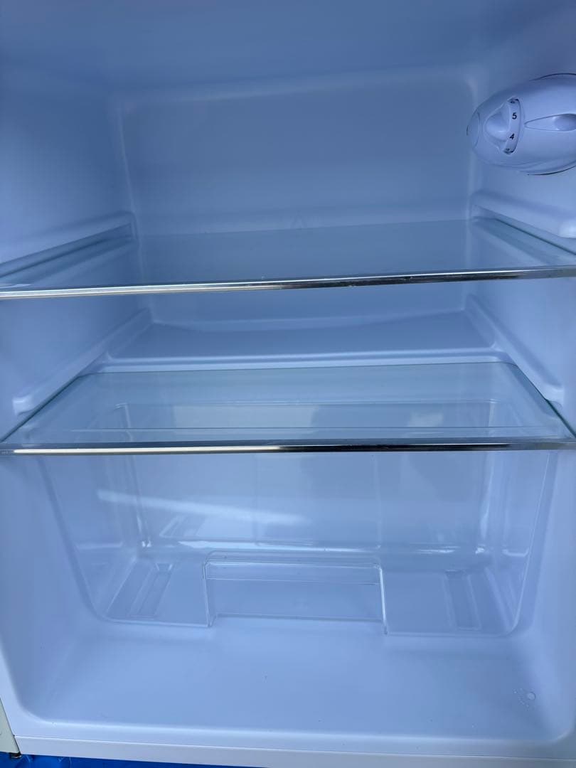 美品 2024年製 レトロな冷蔵冷凍庫 81L ホワイト