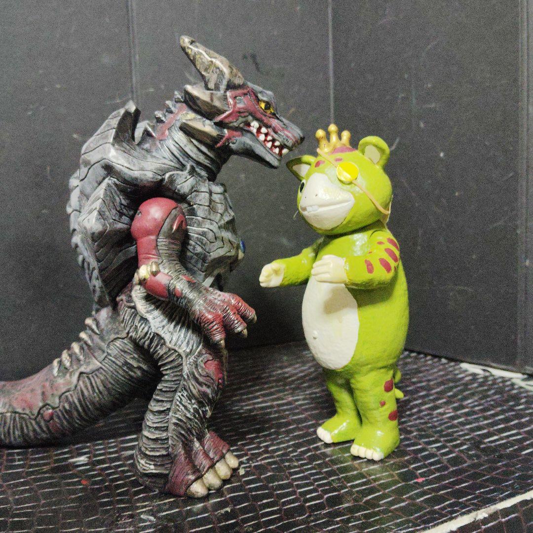 上野淳子ウルトラ怪獣旧型絶版ソフビ