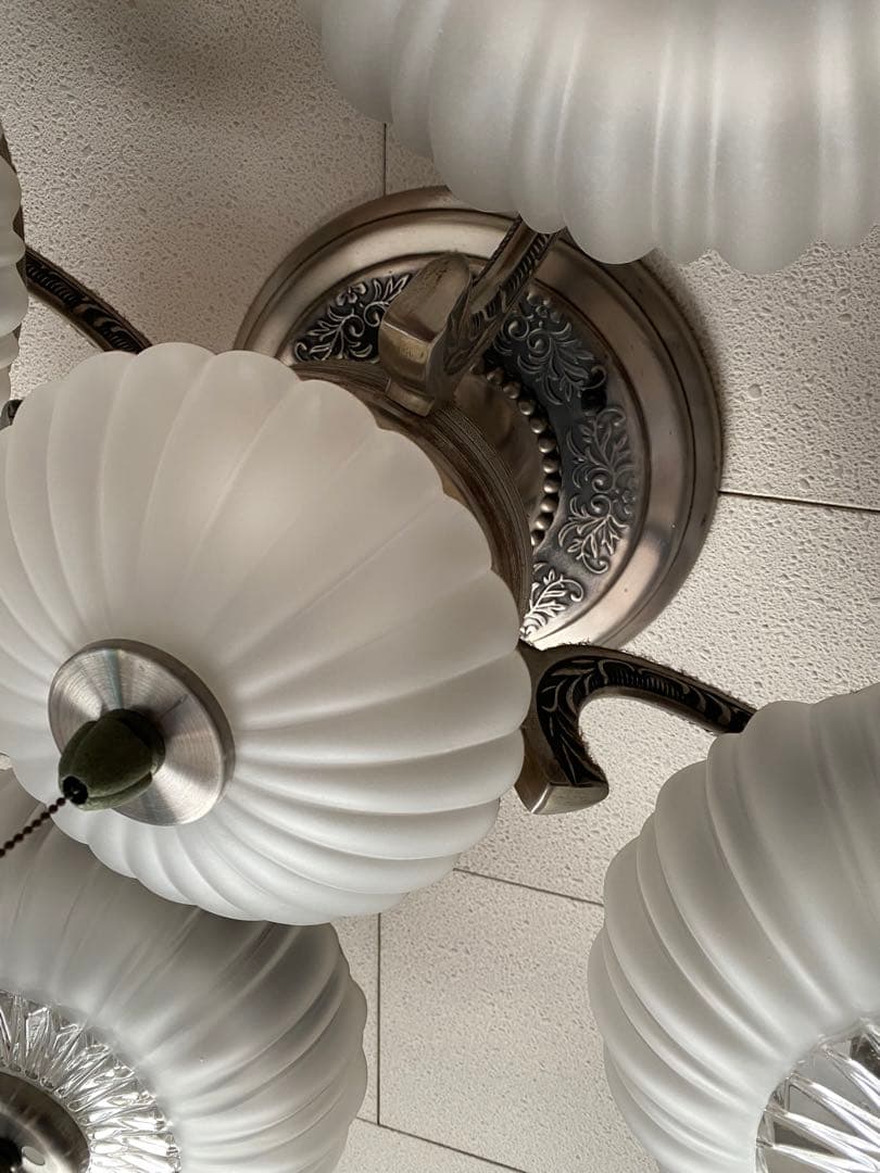 5灯　シャンデリア ホワイト ガラス