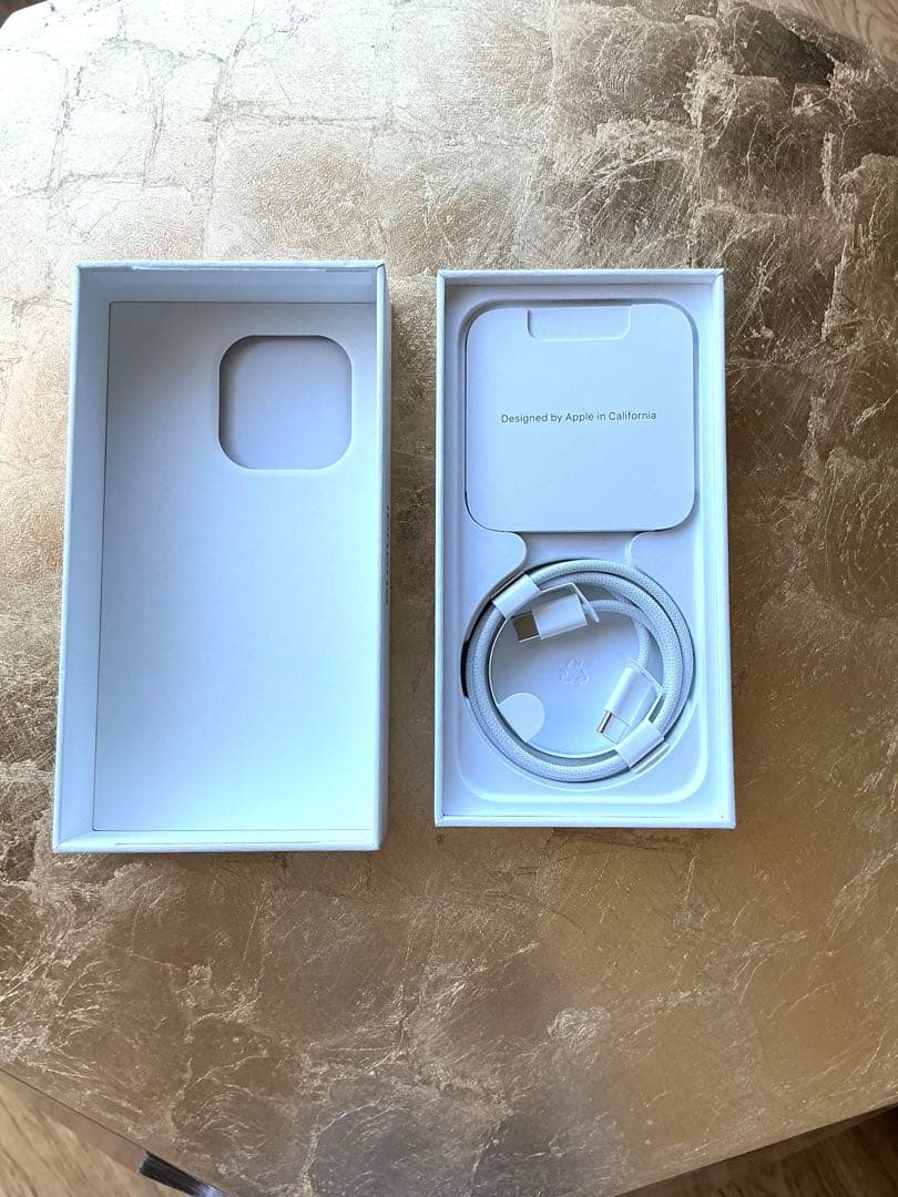 美品　iPhone 15 pro 512gb ナチュラルチタニウム 海外版