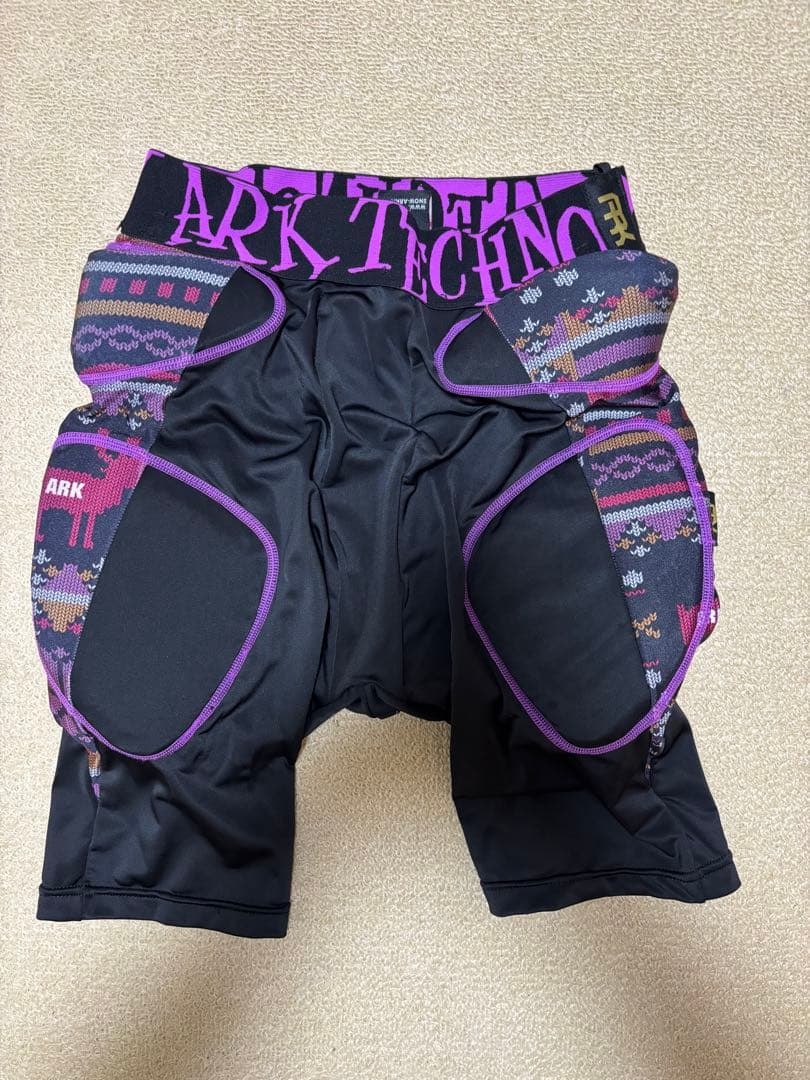 レディース4点セット スキー スノボ ウェア グローブ ヒップガード ゴーグル