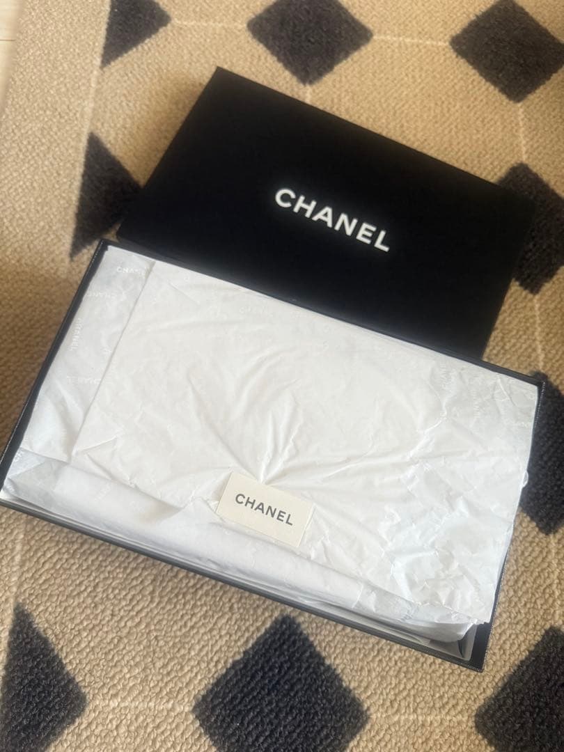 シャネル ホワイト/ブラック チェーン フラットシューズ　37