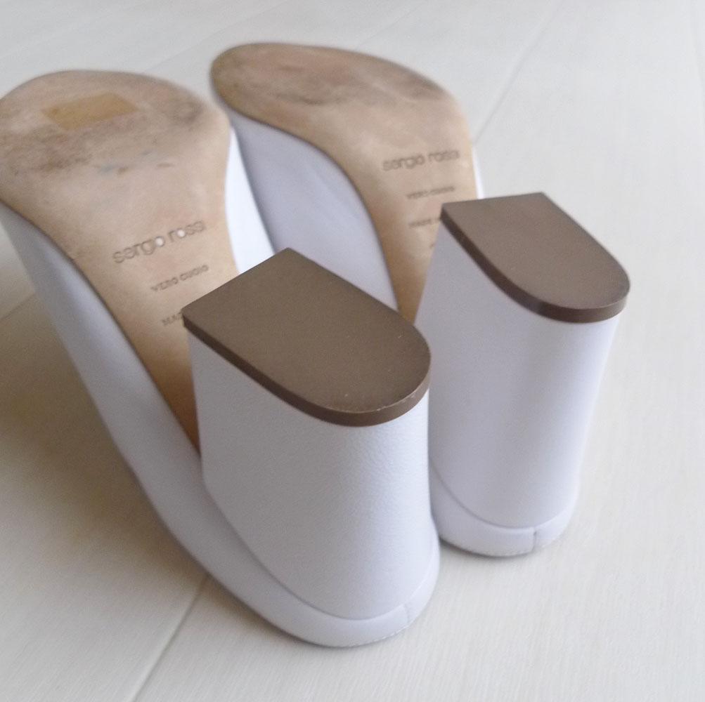 美品 セルジオロッシ イタリア製 37 ホワイトのミュール サンダル Q133