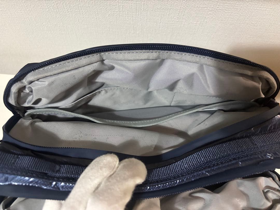 【新品未使用】トポロジー ボトルサコッシュラージ　ストラップ付