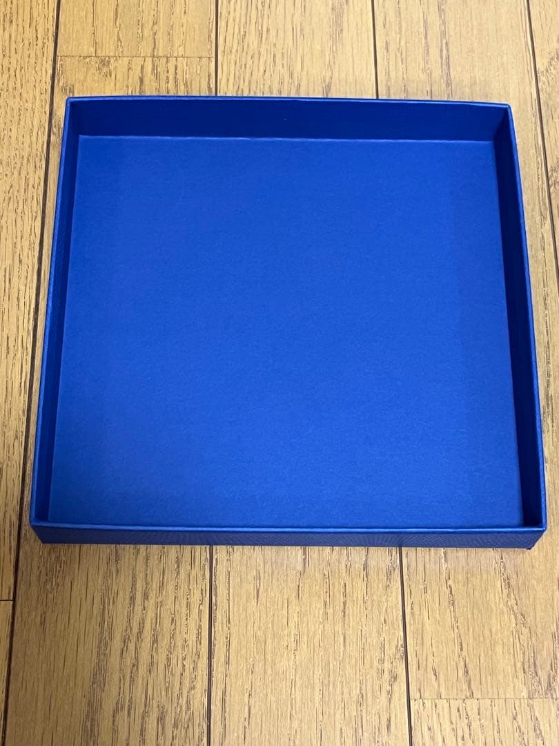 特別価格！ スワロフスキー　スワンのはばたき　クリスタル白鳥 置物ミラー台座付き