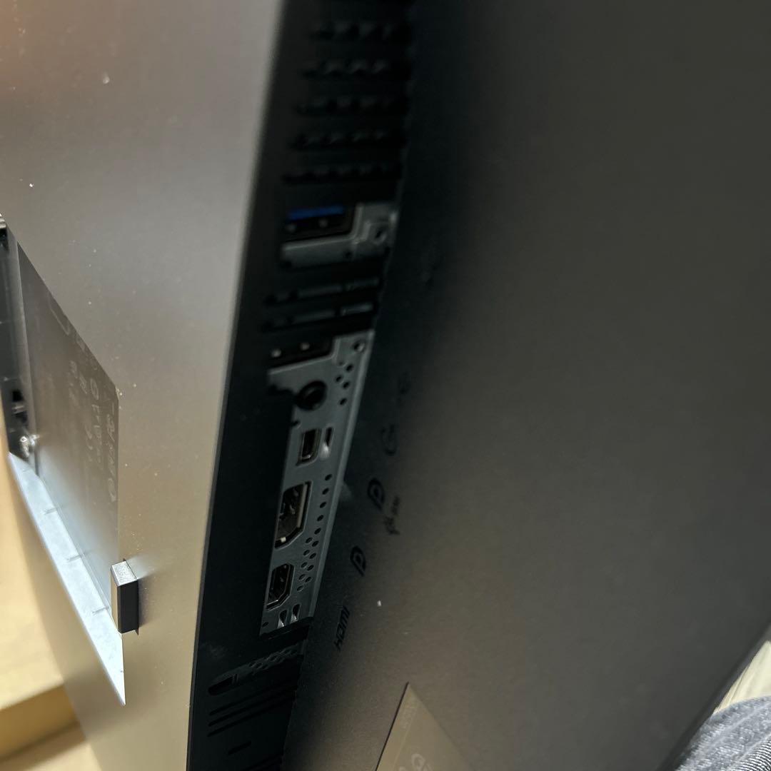 Dell U2720QM 27インチ 4K USB-Cモニター