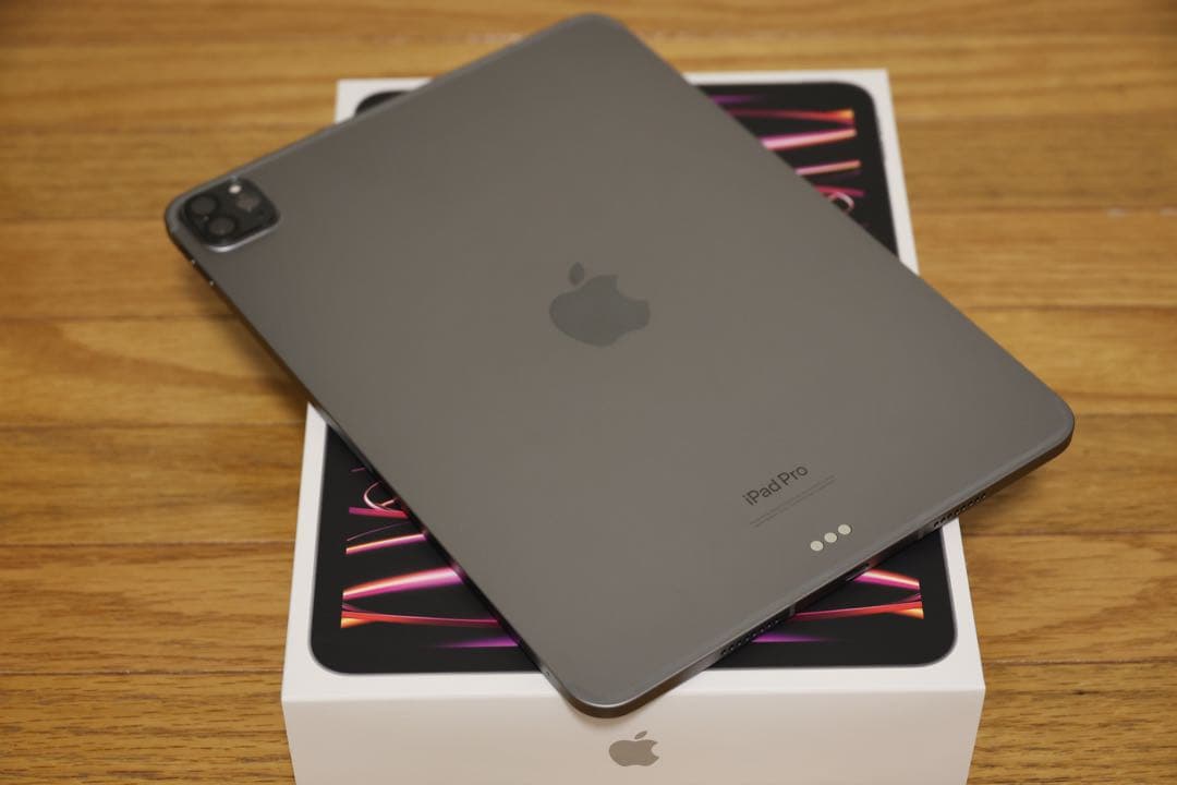 【極美品】iPad Pro 11インチ 第4世代 128GB SIMフリー版