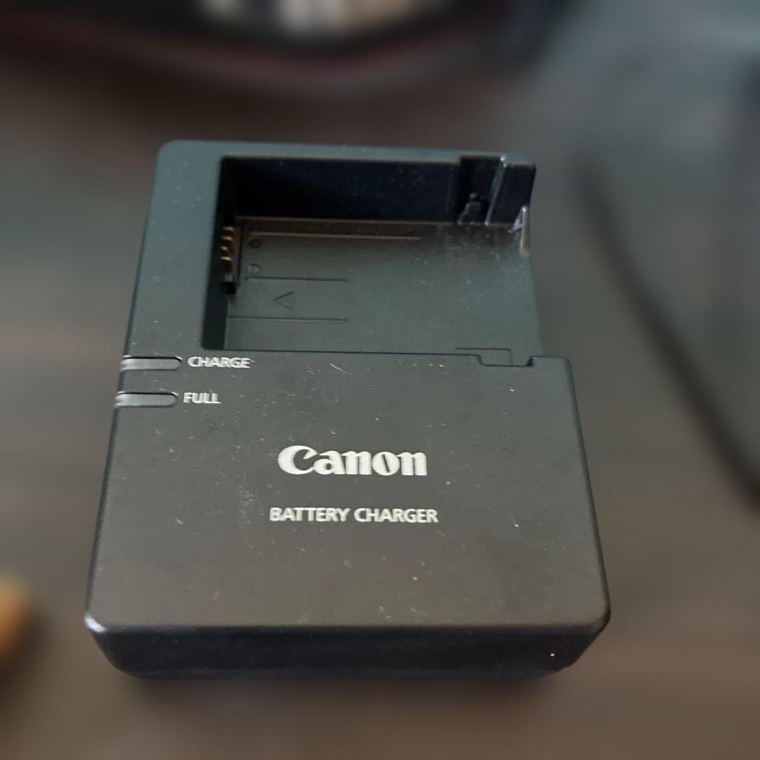 Canon EOS Kiss X7i 18-135 IS レンズキット 元箱付